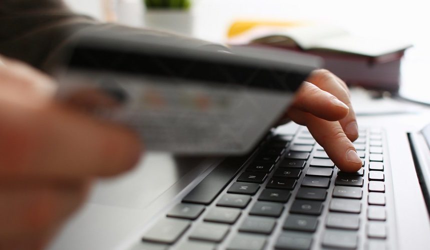 person making a credit card payment online